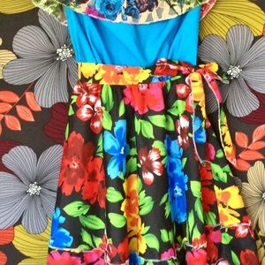 Vestido floriado estilo mexicano